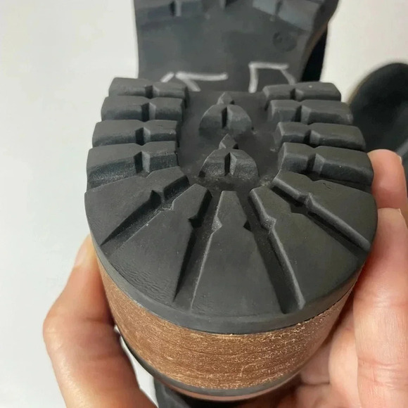 BTU by Bertuchi Lug Sole Black Suede Leather Boots Size 9 - Picture 13 of 13